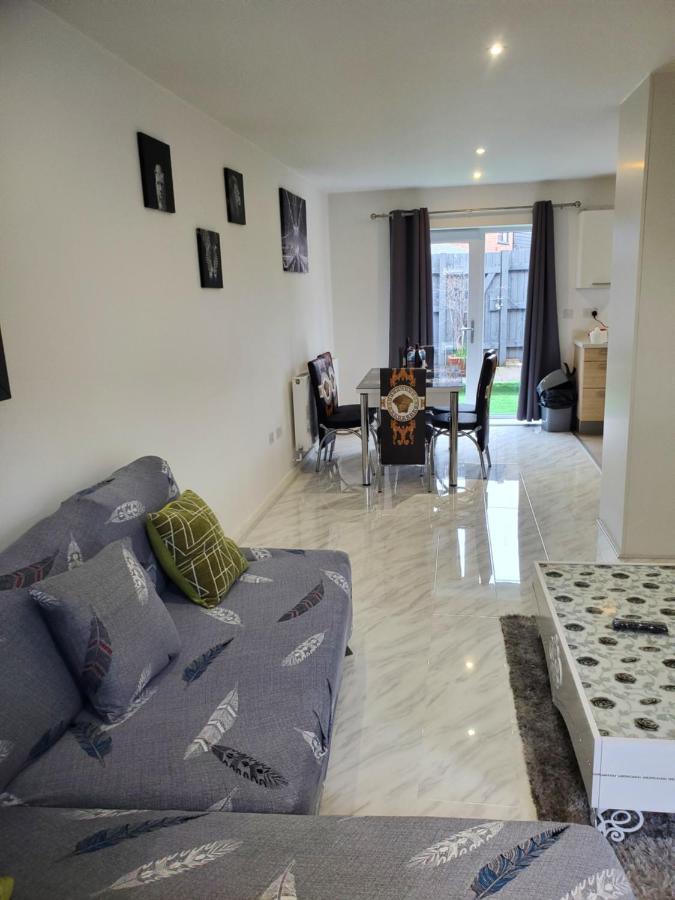 Beautiful & Elegant 2 Bed Room House Μάντσεστερ Εξωτερικό φωτογραφία