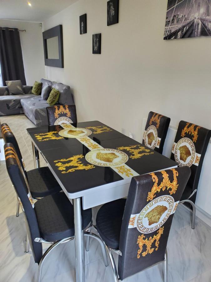 Beautiful & Elegant 2 Bed Room House Μάντσεστερ Εξωτερικό φωτογραφία