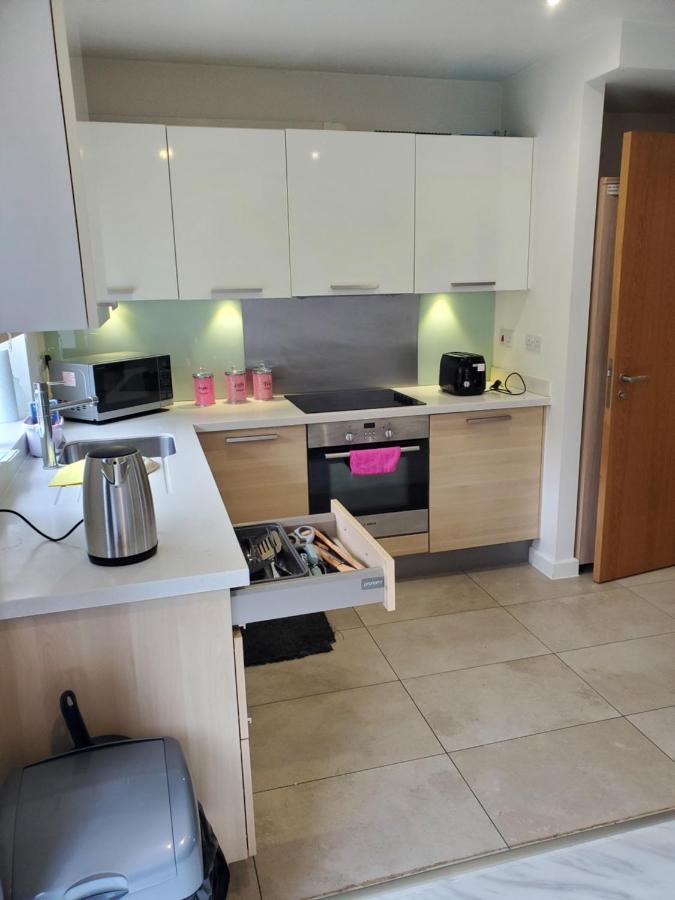 Beautiful & Elegant 2 Bed Room House Μάντσεστερ Εξωτερικό φωτογραφία